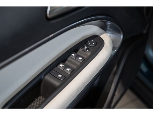 Fiat 600 1.2 Hybrid La Prima | Lederen Bekleding | Stoelverwarming | Climate Controle | Navigatie | Camera... ActivLease financial lease