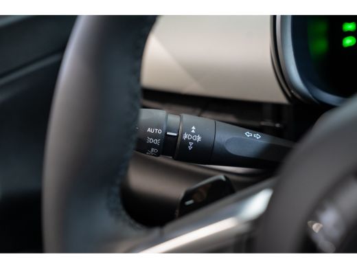 Fiat 600 1.2 Hybrid La Prima | Lederen Bekleding | Stoelverwarming | Climate Controle | Navigatie | Camera... ActivLease financial lease