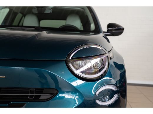 Fiat 600 1.2 Hybrid La Prima | Lederen Bekleding | Stoelverwarming | Climate Controle | Navigatie | Camera... ActivLease financial lease