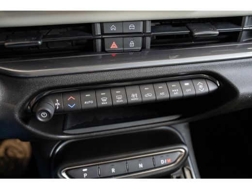 Fiat 600 1.2 Hybrid La Prima | Lederen Bekleding | Stoelverwarming | Climate Controle | Navigatie | Camera... ActivLease financial lease