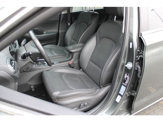 Hyundai i30 1.5 T-GDi Premium | Trekhaak |Stoelverwarming/vent. voor | Parkeers. v+a | Leder | | Airco (autom... ActivLease financial lease