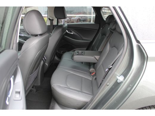 Hyundai i30 1.5 T-GDi Premium | Trekhaak |Stoelverwarming/vent. voor | Parkeers. v+a | Leder | | Airco (autom... ActivLease financial lease