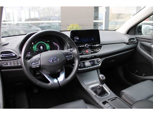 Hyundai i30 1.5 T-GDi Premium | Trekhaak |Stoelverwarming/vent. voor | Parkeers. v+a | Leder | | Airco (autom... ActivLease financial lease