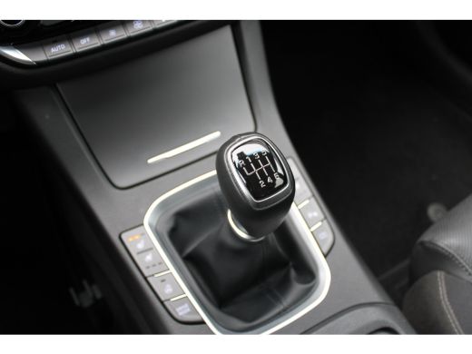 Hyundai i30 1.5 T-GDi Premium | Trekhaak |Stoelverwarming/vent. voor | Parkeers. v+a | Leder | | Airco (autom... ActivLease financial lease