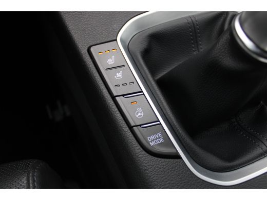 Hyundai i30 1.5 T-GDi Premium | Trekhaak |Stoelverwarming/vent. voor | Parkeers. v+a | Leder | | Airco (autom... ActivLease financial lease