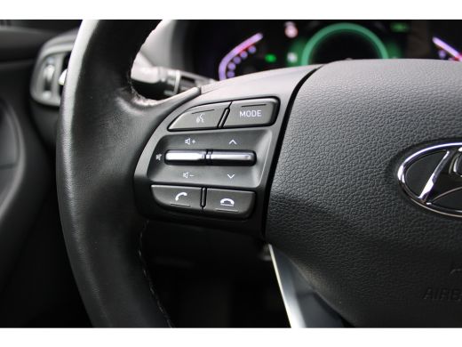 Hyundai i30 1.5 T-GDi Premium | Trekhaak |Stoelverwarming/vent. voor | Parkeers. v+a | Leder | | Airco (autom... ActivLease financial lease