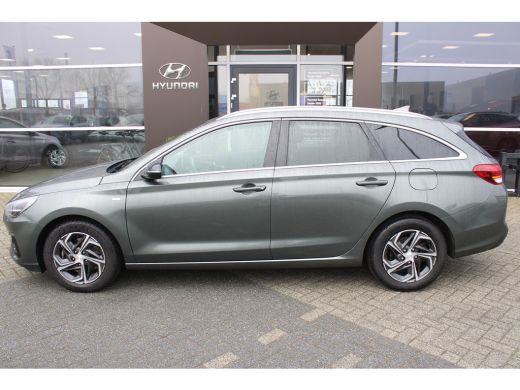Hyundai i30 1.5 T-GDi Premium | Trekhaak |Stoelverwarming/vent. voor | Parkeers. v+a | Leder | | Airco (autom... ActivLease financial lease