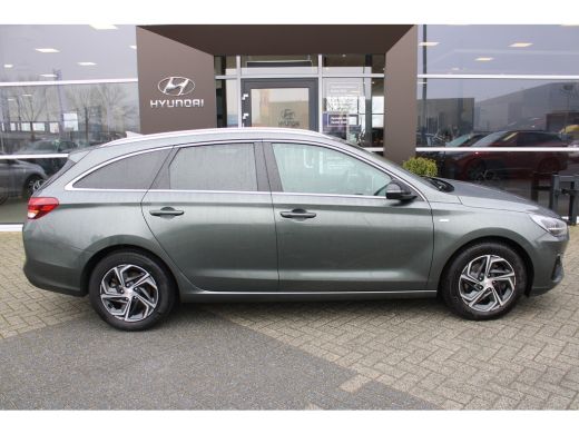 Hyundai i30 1.5 T-GDi Premium | Trekhaak |Stoelverwarming/vent. voor | Parkeers. v+a | Leder | | Airco (autom... ActivLease financial lease