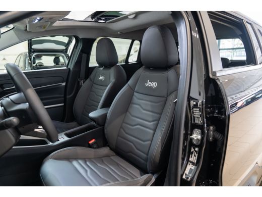 Jeep Avenger Summit 54 kWh | Lederen Bekleding | Warmtepomp | Panoramadak | Navigatie | Elektrische Achterklep... ActivLease financial lease