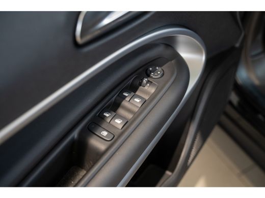 Jeep Avenger Summit 54 kWh | Lederen Bekleding | Warmtepomp | Panoramadak | Navigatie | Elektrische Achterklep... ActivLease financial lease