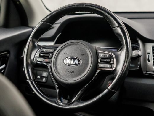 Kia Niro 1.6 GDi Hybrid Sport 142Pk Automaat (SCHUIFDAK, APPLE CARPLAY, NAVIGATIE, CAMERA, LEDER, STUUR/ST... ActivLease financial lease