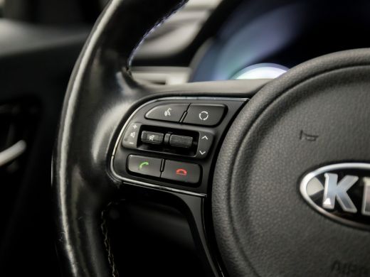 Kia Niro 1.6 GDi Hybrid Sport 142Pk Automaat (SCHUIFDAK, APPLE CARPLAY, NAVIGATIE, CAMERA, LEDER, STUUR/ST... ActivLease financial lease