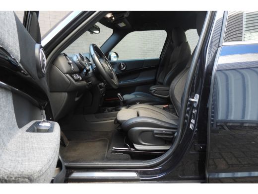 Mini Countryman Cooper Classic Automaat / Comfort Access / Stuurverwarming / LED / Comfortstoelen / Stoelverwarmi... ActivLease financial lease