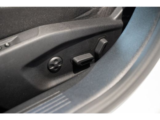 Opel Astra Sports Tourer 1.6 Turbo Plug In Hybrid 225 pk GSE | Alcantara | LED Matrix | Camera | Stoel & Stu... ActivLease financial lease