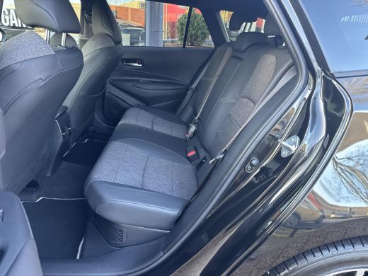 Toyota Corolla Touring Sports Hybrid 140 Dynamic | 06-10141018 Voor meer informatie ActivLease financial lease