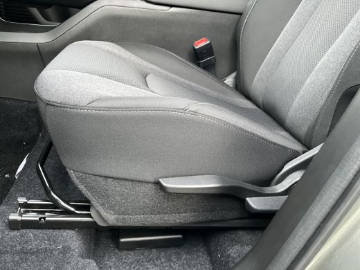 Toyota Urban Cruiser Dynamic 61 kWh | All-in prijs | Apple/Android | Camera | Stoel/Stuurverwarming | ActivLease financial lease