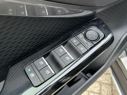 Toyota Urban Cruiser Dynamic 61 kWh | All-in prijs | Apple/Android | Camera | Stoel/Stuurverwarming | ActivLease financial lease