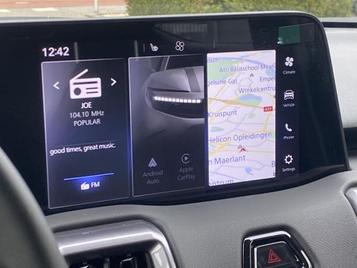 Toyota Urban Cruiser Dynamic 61 kWh | Nieuwe auto | Direct uit voorraad leverbaar | ActivLease financial lease