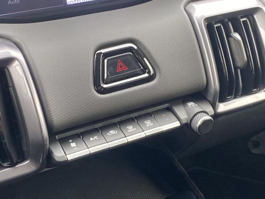 Toyota Urban Cruiser Dynamic 61 kWh | Nieuwe auto | Direct uit voorraad leverbaar | ActivLease financial lease