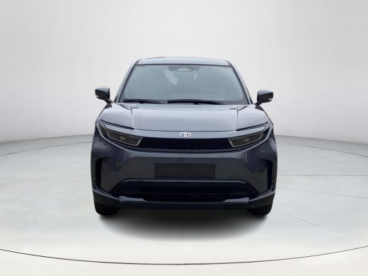 Toyota Urban Cruiser Dynamic 61 kWh | Nieuwe auto | Direct uit voorraad leverbaar | ActivLease financial lease