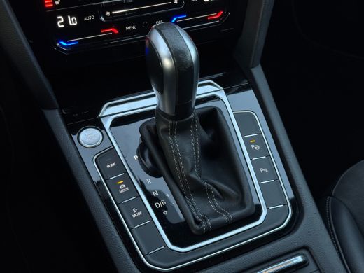 Volkswagen Arteon eHYBRID 218PK DSG R-LINE BUSINESS+ TREKHAAK/CAMERA/PANORAMADAK ActivLease financial lease