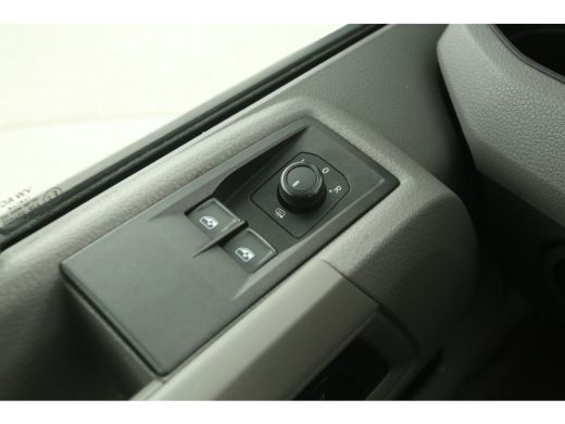 Volkswagen Crafter 35 2.0 TDI 177PK L3H2 | 3500kg Trekgew. | Trekhaak | Airco | 3 Zits | Cruise ActivLease financial lease