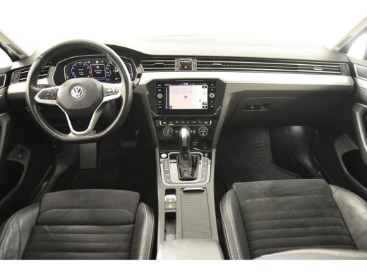 Volkswagen Passat Variant 1.5 TSI Elegance *1ste Eigenaar*Leer*Panoramadak*Trekhaak* ActivLease financial lease