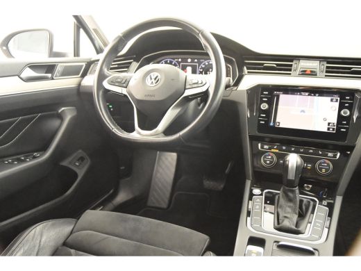 Volkswagen Passat Variant 1.5 TSI Elegance *1ste Eigenaar*Leer*Panoramadak*Trekhaak* ActivLease financial lease
