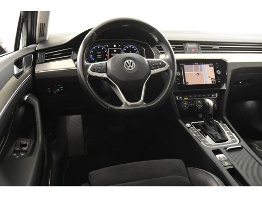 Volkswagen Passat Variant 1.5 TSI Elegance *1ste Eigenaar*Leer*Panoramadak*Trekhaak* ActivLease financial lease