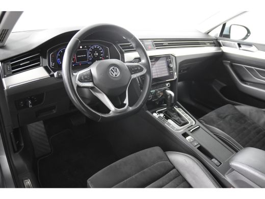 Volkswagen Passat Variant 1.5 TSI Elegance *1ste Eigenaar*Leer*Panoramadak*Trekhaak* ActivLease financial lease