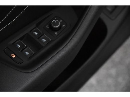 Volkswagen Passat Variant 1.5 TSI Elegance *1ste Eigenaar*Leer*Panoramadak*Trekhaak* ActivLease financial lease