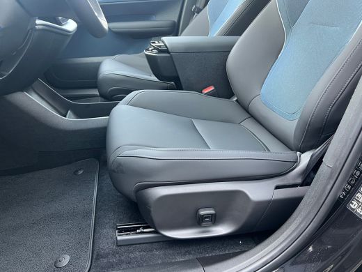 Volvo  EX30 Twin Motor Performance Ultra 69 kWh | Panoramadak | Stoel en stuurwielverwarming | SoH 98,3% | Ha... ActivLease financial lease