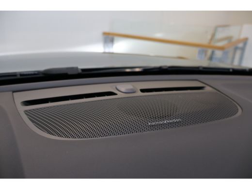 Volvo  EX40 Extended Range 252PK 82 kWh Ultra | 19" all season | Privacy glas | Pano-dak ActivLease financial lease