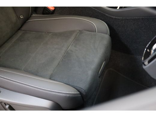 Volvo  EX40 Extended Range 252PK 82 kWh Ultra | 19" all season | Privacy glas | Pano-dak ActivLease financial lease