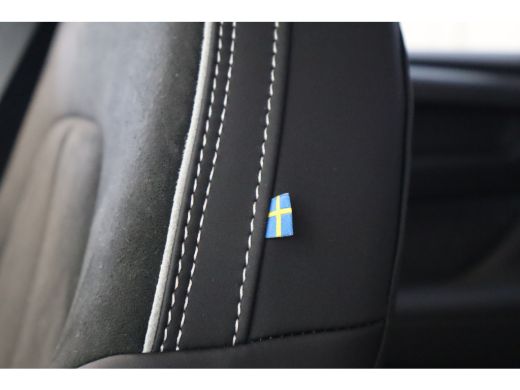 Volvo  EX40 Extended Range 252PK 82 kWh Ultra | 19" all season | Privacy glas | Pano-dak ActivLease financial lease