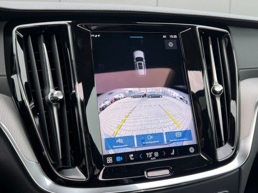 Volvo  V60 T6 Plug-in hybrid AWD Ultra Dark | Panoramadak | Trekhaak | Camera | Adaptieve cruise control | H... ActivLease financial lease