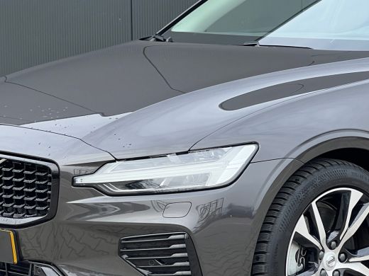 Volvo  V60 T6 Plug-in hybrid AWD Ultra Dark | Panoramadak | Trekhaak | Camera | Adaptieve cruise control | H... ActivLease financial lease