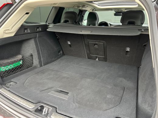 Volvo  V60 T6 Plug-in hybrid AWD Ultra Dark | Panoramadak | Trekhaak | Camera | Adaptieve cruise control | H... ActivLease financial lease