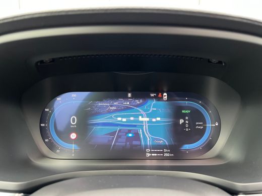 Volvo  V60 T6 Plug-in hybrid AWD Ultra Dark | Panoramadak | Trekhaak | Camera | Adaptieve cruise control | H... ActivLease financial lease