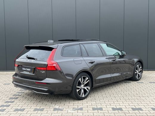 Volvo  V60 T6 Plug-in hybrid AWD Ultra Dark | Panoramadak | Trekhaak | Camera | Adaptieve cruise control | H... ActivLease financial lease