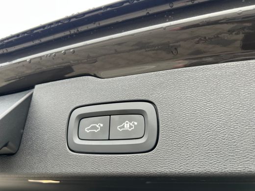 Volvo  V60 T6 Plug-in hybrid AWD Ultra Dark | Panoramadak | Trekhaak | Camera | Adaptieve cruise control | H... ActivLease financial lease