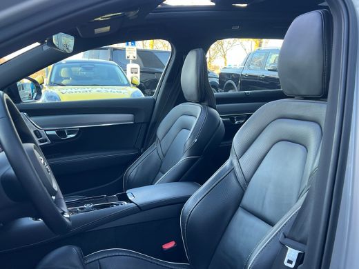Volvo  V90 T6 Plug-in hybrid AWD Ultimate Dark | Panoramadak | Trekhaak | Luchtvering | Bowers & Wilkins | L... ActivLease financial lease