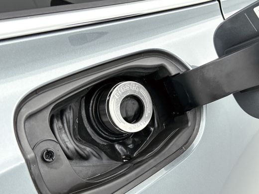 Volvo  V90 D4 190PK Automaat Luxury / Navigatie / Adap-cruise / park-assist / Memory sportseats / leder int... ActivLease financial lease