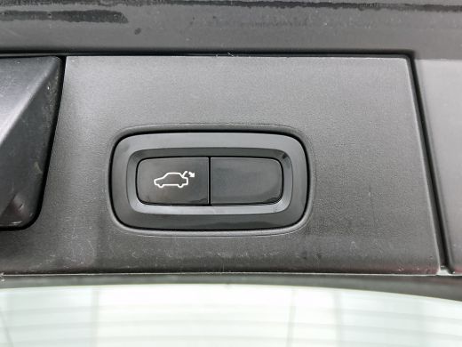 Volvo  V90 D4 190PK Automaat Luxury / Navigatie / Adap-cruise / park-assist / Memory sportseats / leder int... ActivLease financial lease