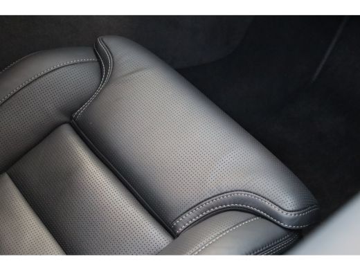 Volvo  V90 T8 455PK AWD Ultra Dark | Massage | Bowers & Wilkins | Luchtvering | Panoramadak | 20" ActivLease financial lease