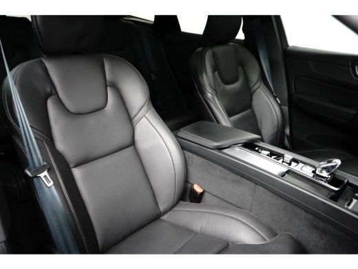 Volvo  XC60 T6 Plug-in hybrid AWD Plus Black Edition | Panoramadak | Trekhaak | Stoelkoeling | Luchtvering | ... ActivLease financial lease