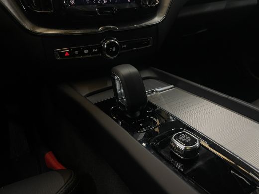 Volvo  XC60 2.0 T6 Plug-in hybrid AWD Plus Dark | Trekhaak | 360 Camera | Memory | Panoramadak ActivLease financial lease