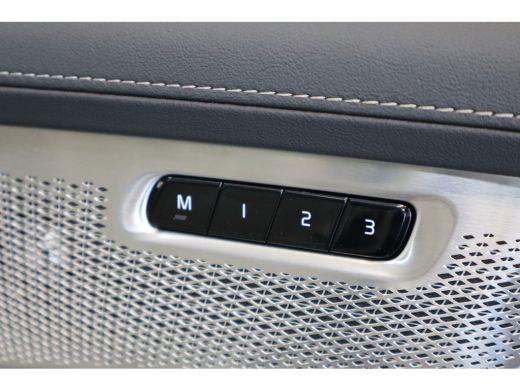 Volvo  XC90 T8 AWD 455PK Ultra Dark 22" | Luchtvering | B&W | Massage/ventilatie | Trekhaak ActivLease financial lease