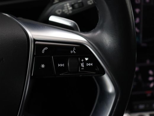 Audi e-tron 55 quattro edition 95kWh | SOH 92% | Leder | Carplay | Trekhaak | Virtual Cockpit | Navigatie | L... ActivLease financial lease