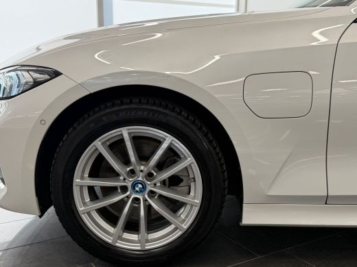 BMW 3 Serie Touring 320e | SoH 93%| Airco separaat achter | Alarm klasse 3 | Apple Carplay/Android Auto|telef... ActivLease financial lease